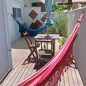 Apto Na De Palmas, Climatizado, Com Piscina, Próximo Ao Mar E Com Jardim Privativo Governador Celso Ramos